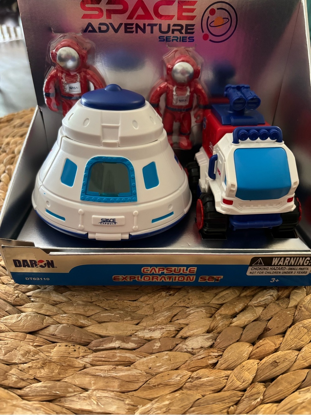 Daron NASA Space Adventure Series Capsule Exploration Set